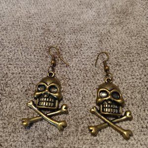 ANTIQUE GOLD FINISH SKULL EARRINGS